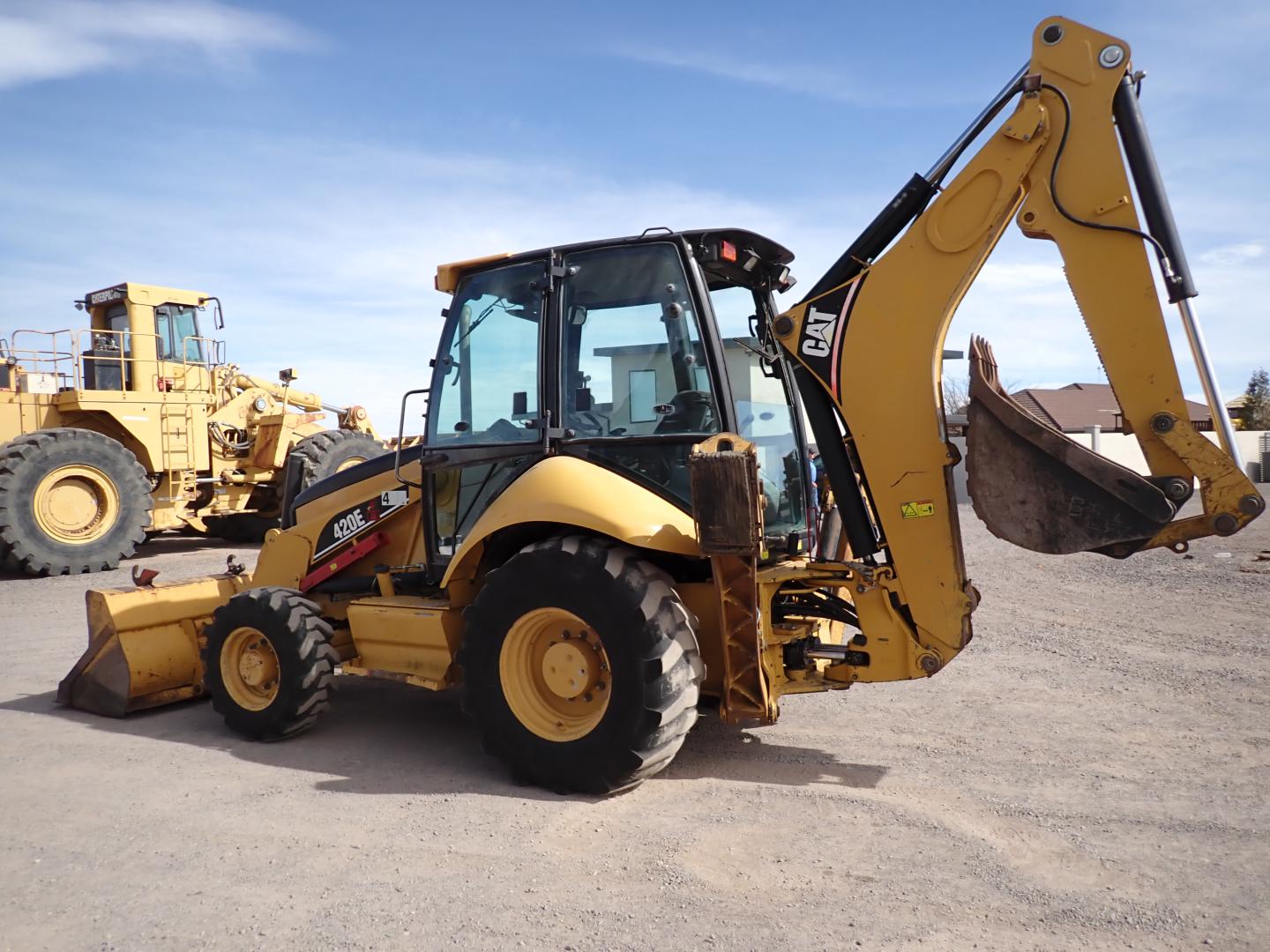 RETROEXCAVADORA CATERPILLAR 420E Venta de Maquinaria Wiebe